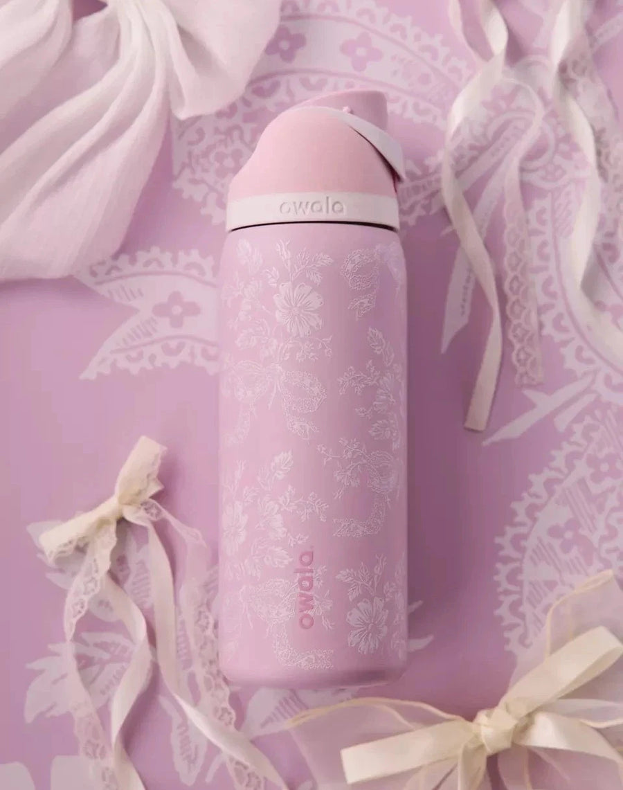 Owala Freesip 32oz Girl Pink Ribbon Toile UO Urban Outfitters Cup Bottle